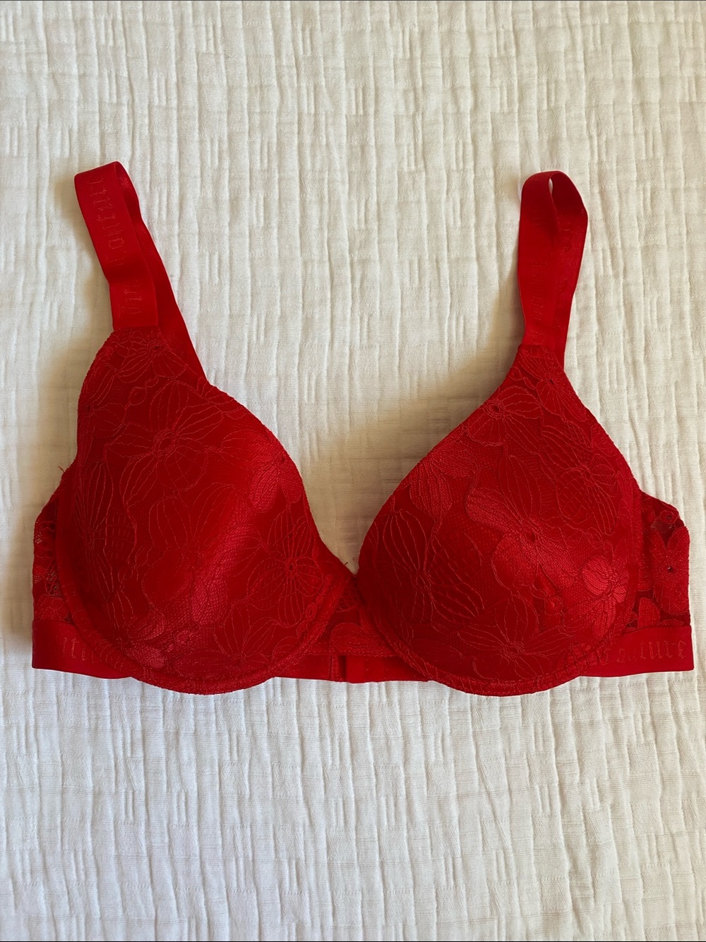 JUICY COUTURE Red Lace T-Shirt Bra